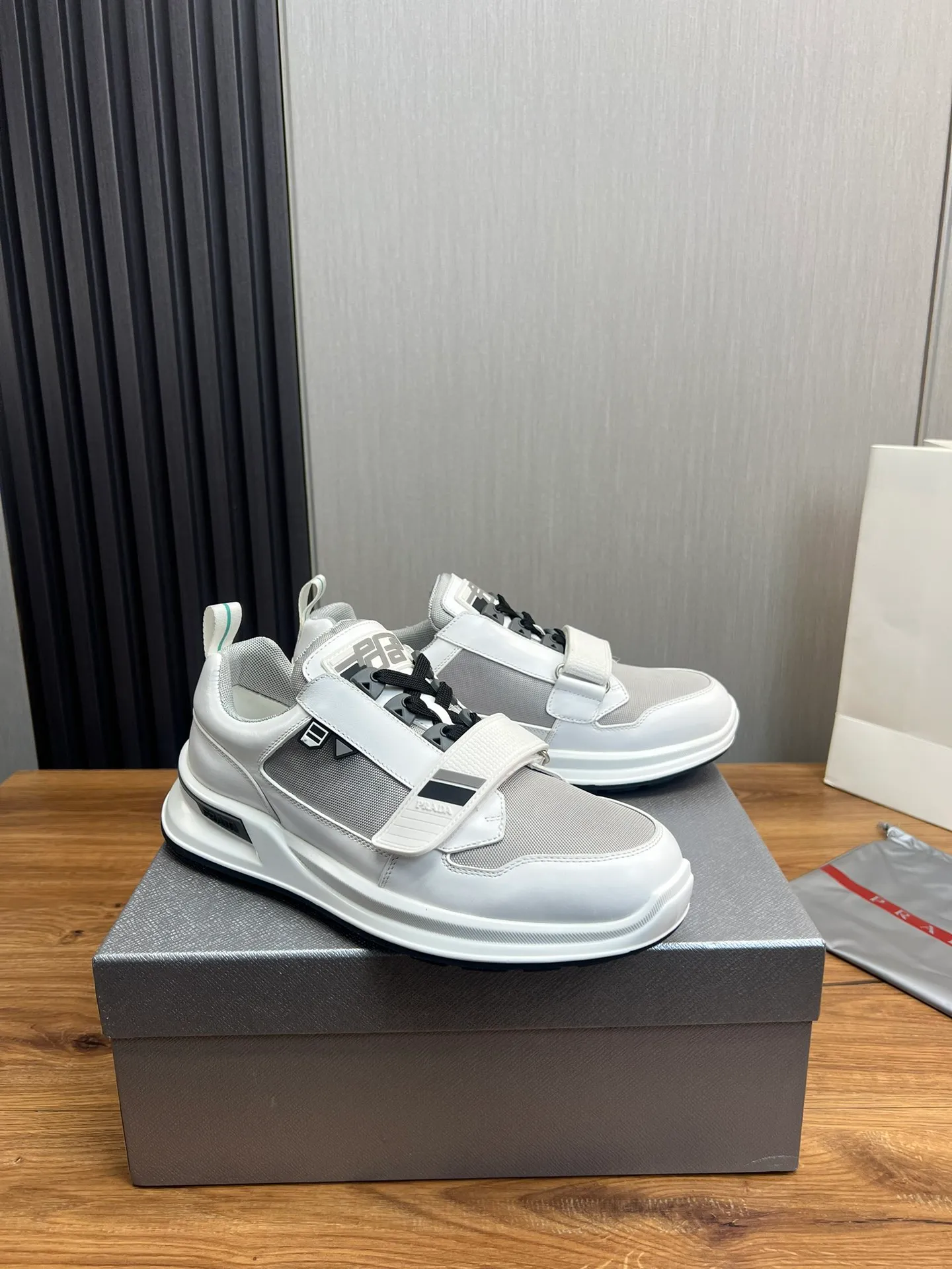 Men's shoes 💰620💰 [PRADA] Men's shoes are popular in the counter, official website is synchronized, high-quality shipments ✔️Original cowhide stitching mesh + cowhide lining, 1🆚1 replica, original original bottom, 38-45 (45 customized, non-refundable)